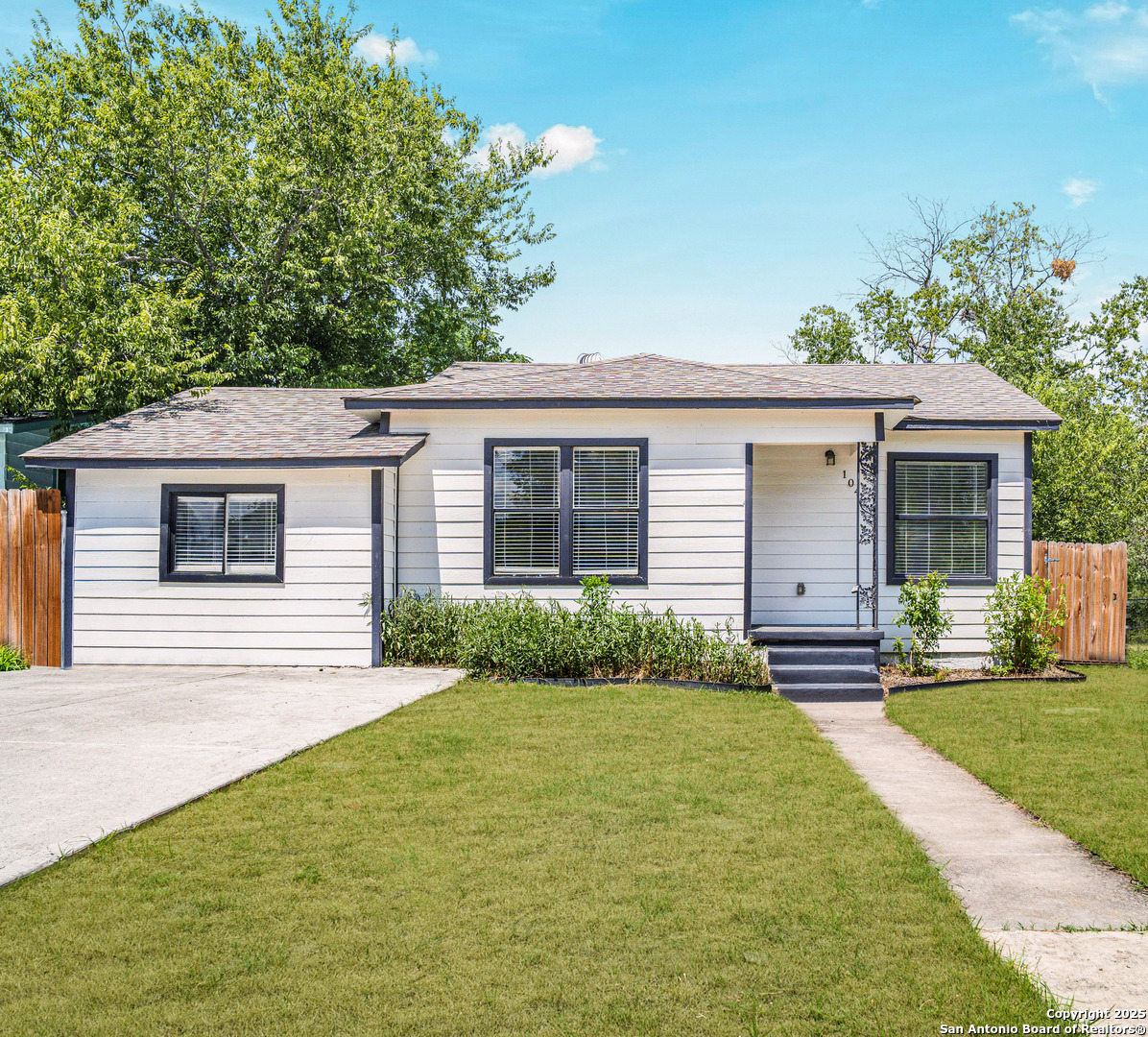 1047 Poinsettia San Antonio TX 78202