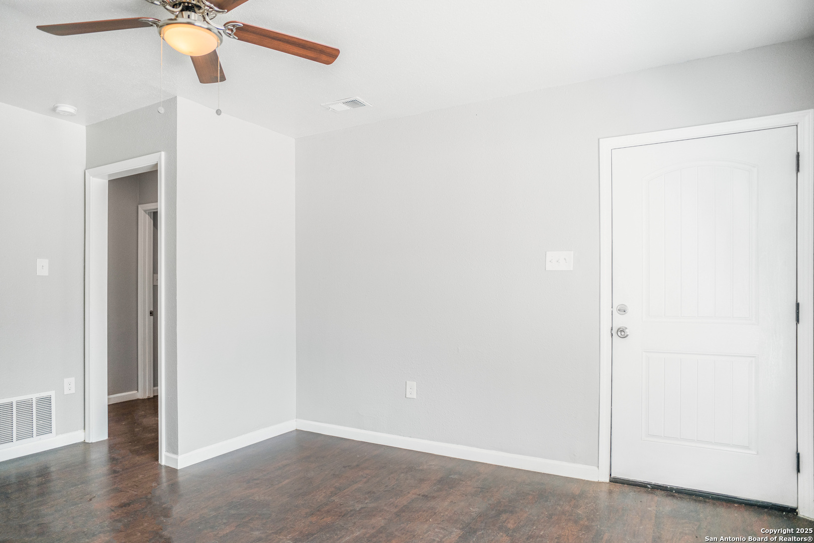 1047 Poinsettia San Antonio TX 78202