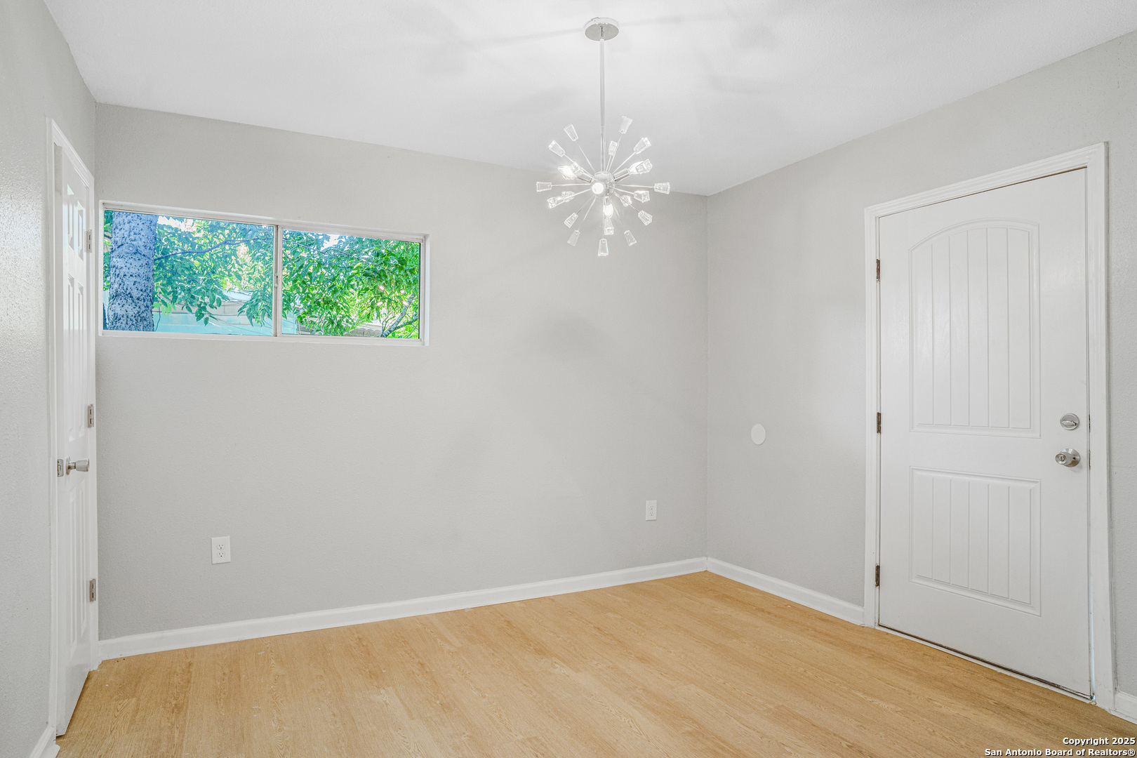 1047 Poinsettia San Antonio TX 78202