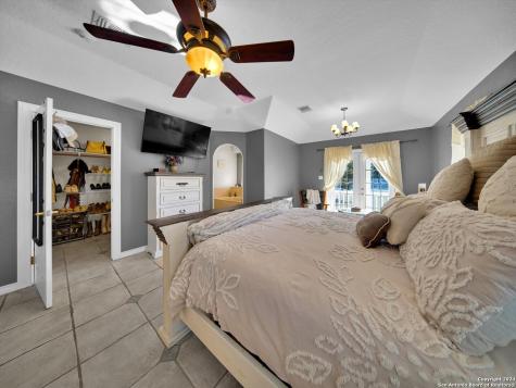 3010 E Fm 1518 South St Hedwig TX 78152