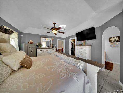 3010 E Fm 1518 South St Hedwig TX 78152