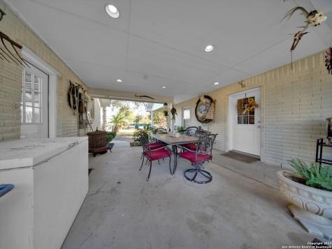 3010 E Fm 1518 South St Hedwig TX 78152