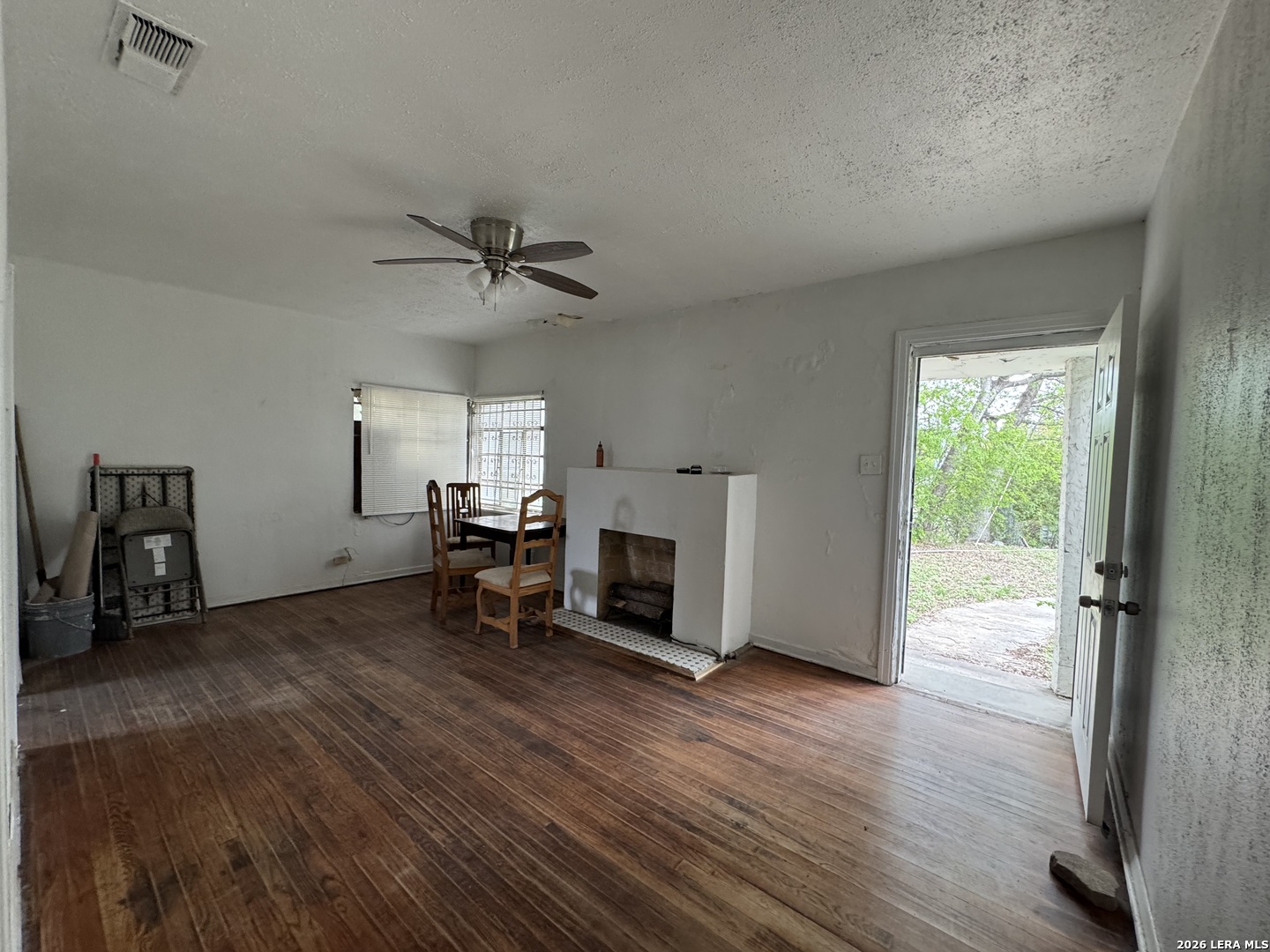 560 W Lynwood San Antonio TX 78212