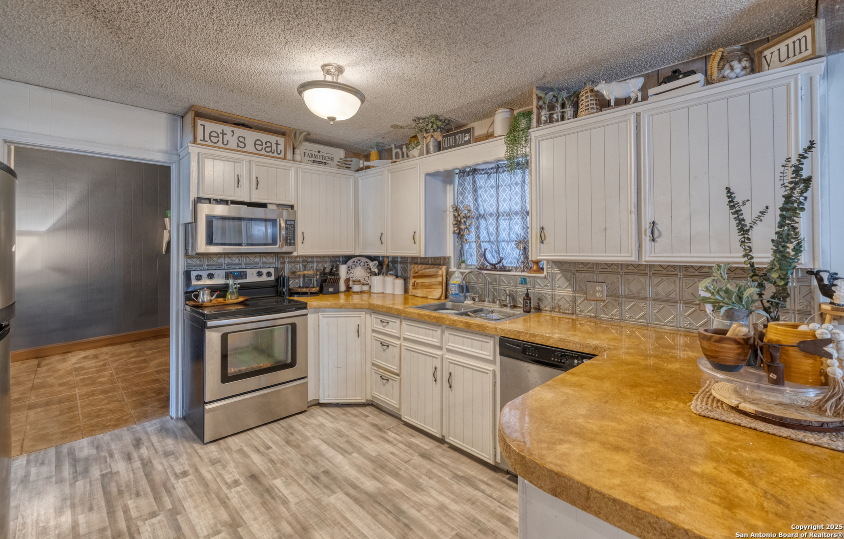 36 Pecan Drive Leakey TX 78873