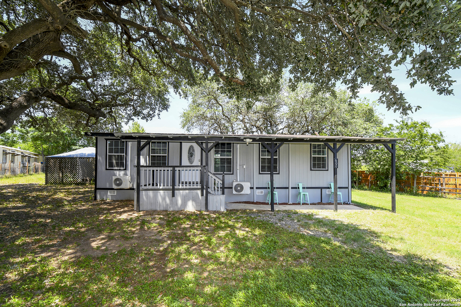 600 Dawnridge Drive Poteet TX 78065