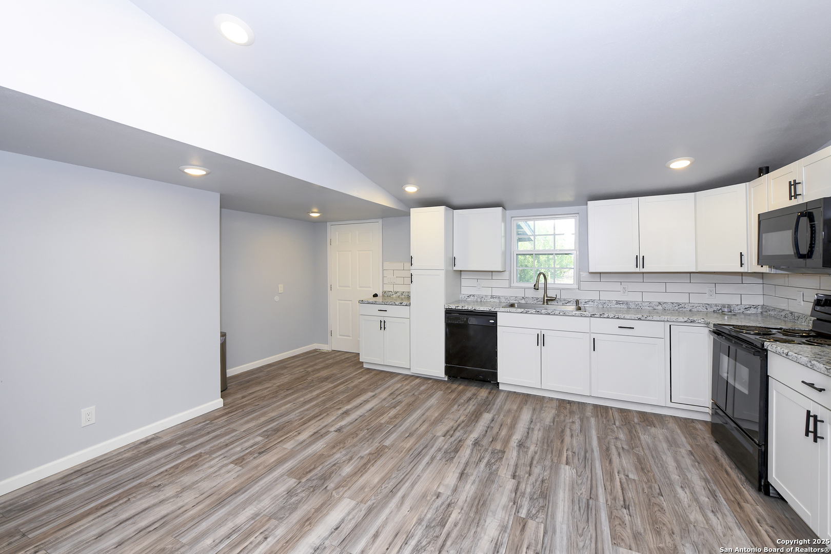 600 Dawnridge Drive Poteet TX 78065