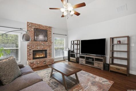 8506 Meaghan Mist Helotes TX 78023