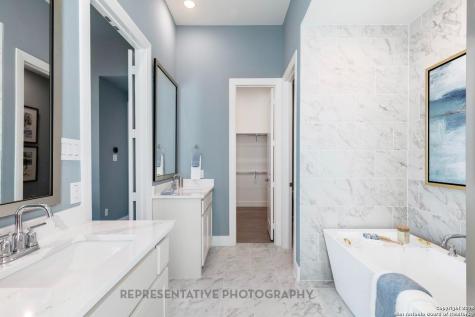 313 White Oak Castroville TX 78009