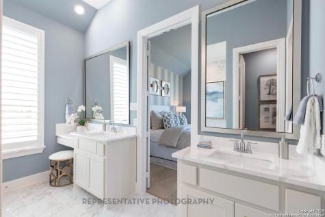 313 White Oak Castroville TX 78009