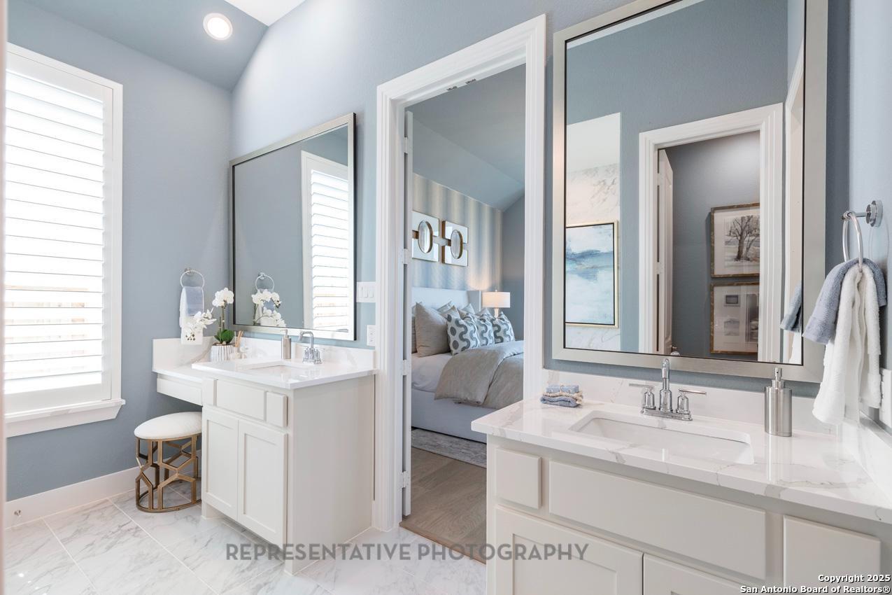 313 White Oak Castroville TX 78009
