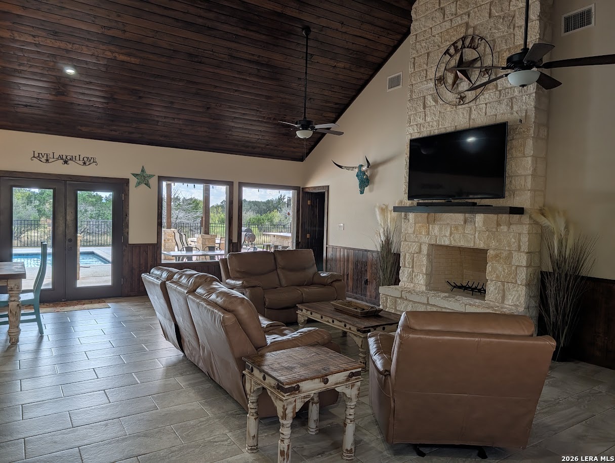 1617 Mountain Valley Concan TX 78838