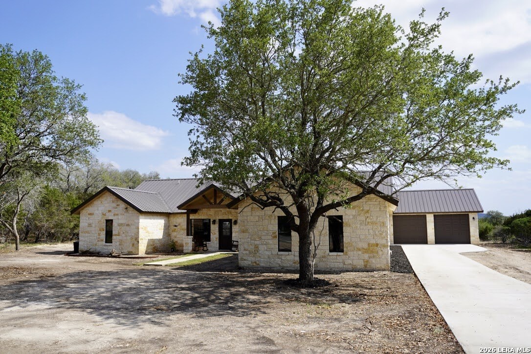 1617 Mountain Valley Concan TX 78838