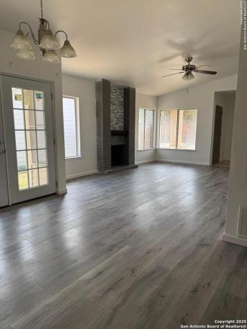 9718 Meadow Drive Converse TX 78109