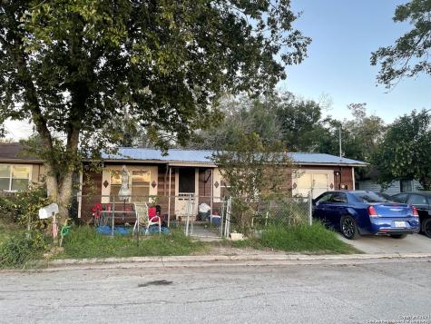 1647 Hays Street Seguin TX 78155