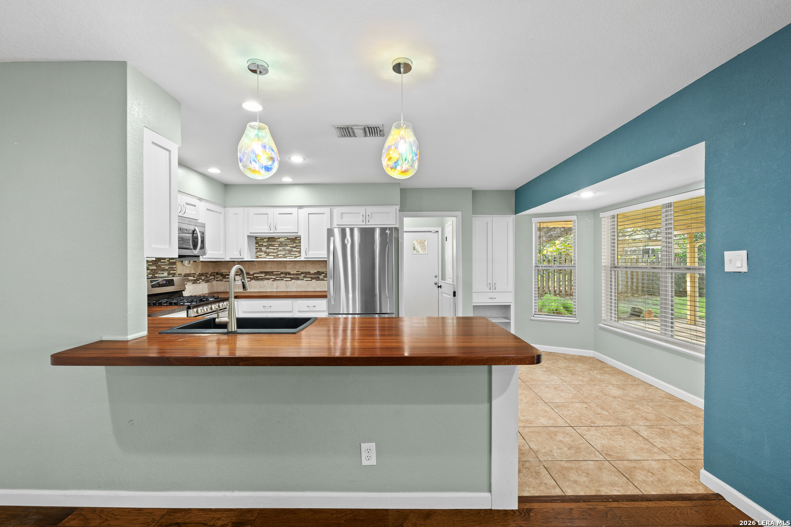 325 Meadowbrook Drive Hollywood Park TX 78232