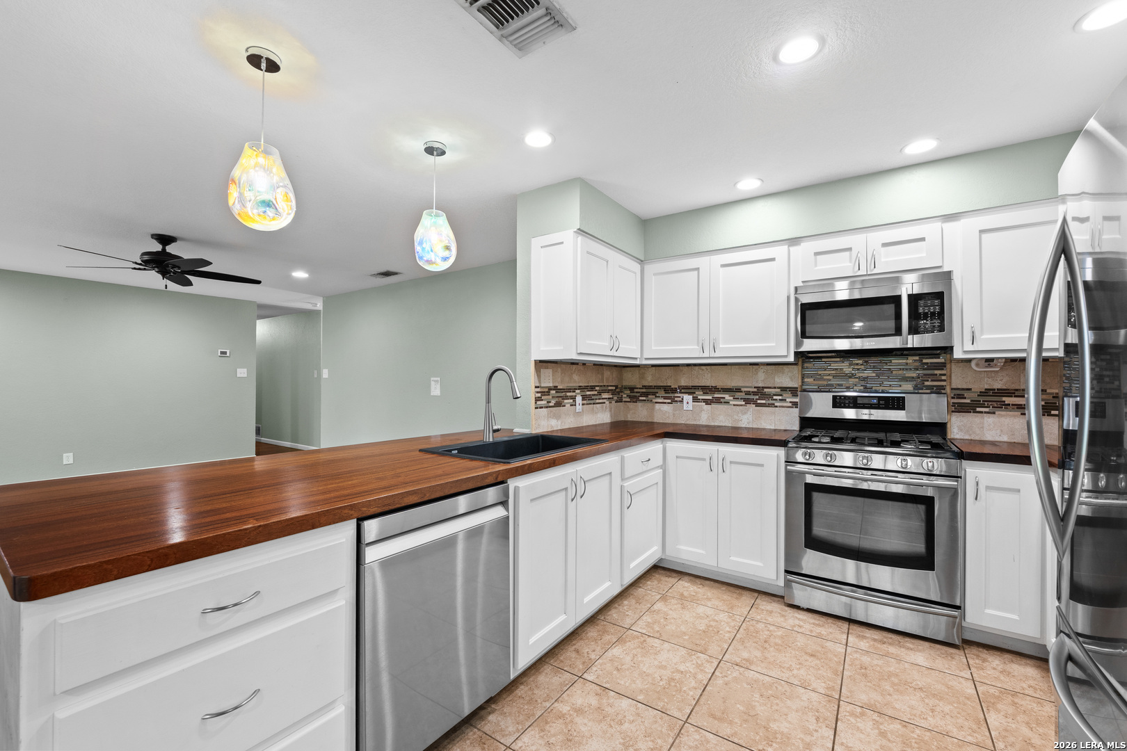 325 Meadowbrook Drive Hollywood Park TX 78232
