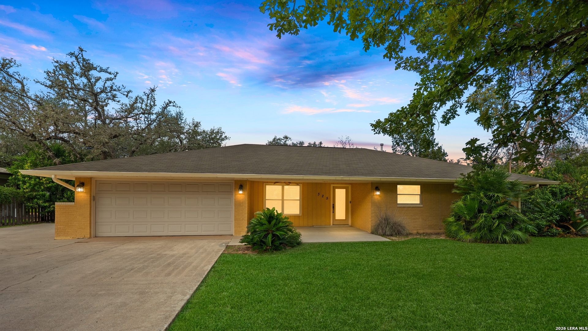 325 Meadowbrook Drive Hollywood Park TX 78232