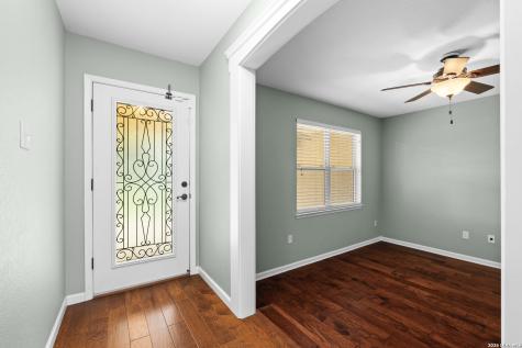 325 Meadowbrook Drive Hollywood Park TX 78232