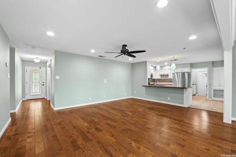 325 Meadowbrook Drive Hollywood Park TX 78232