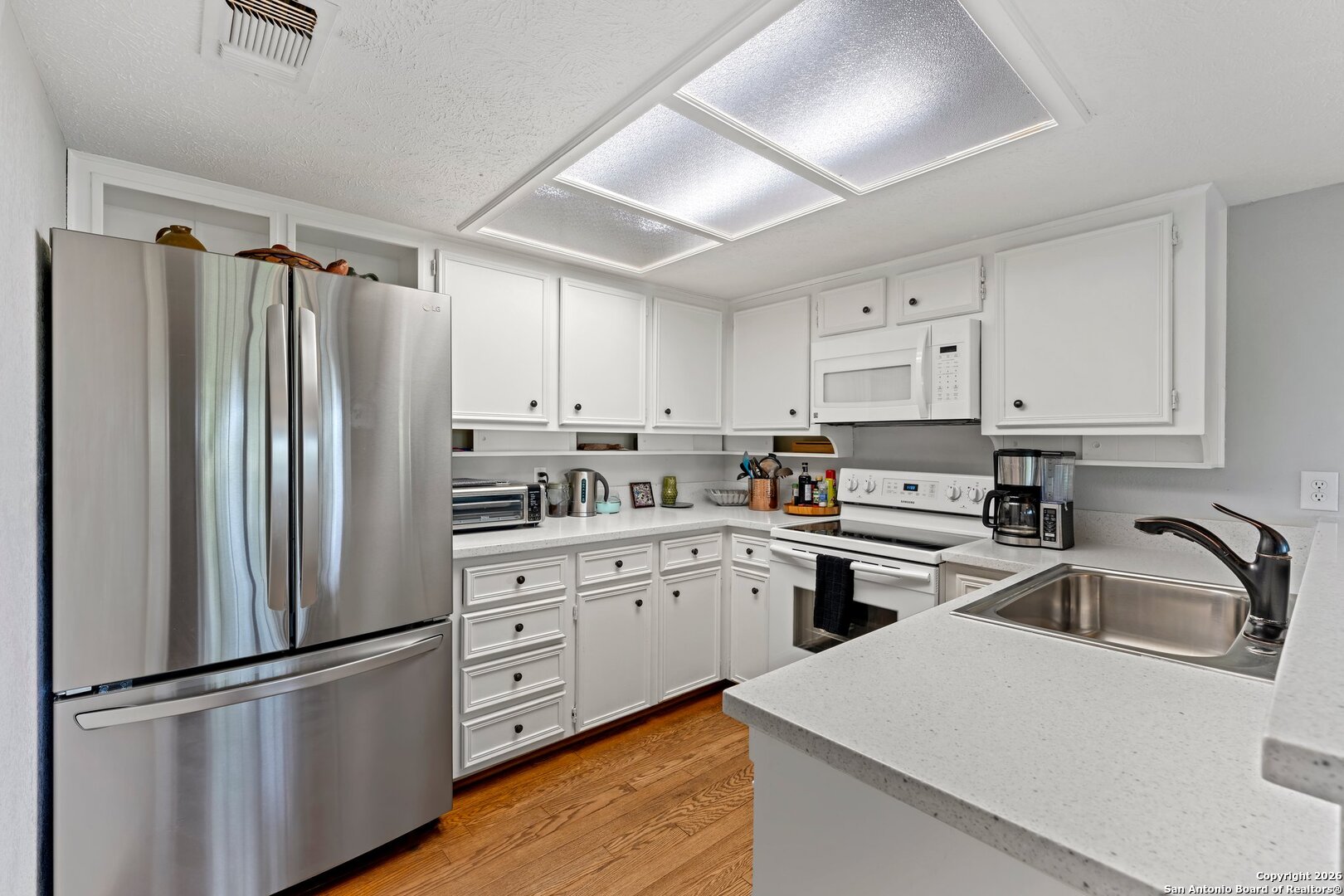 530 Sand Bend Kerrville TX 78028