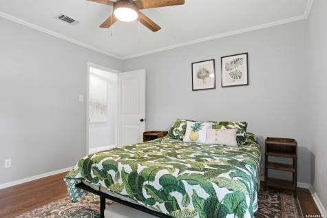 911 Silver Spruce Street San Antonio TX 78232