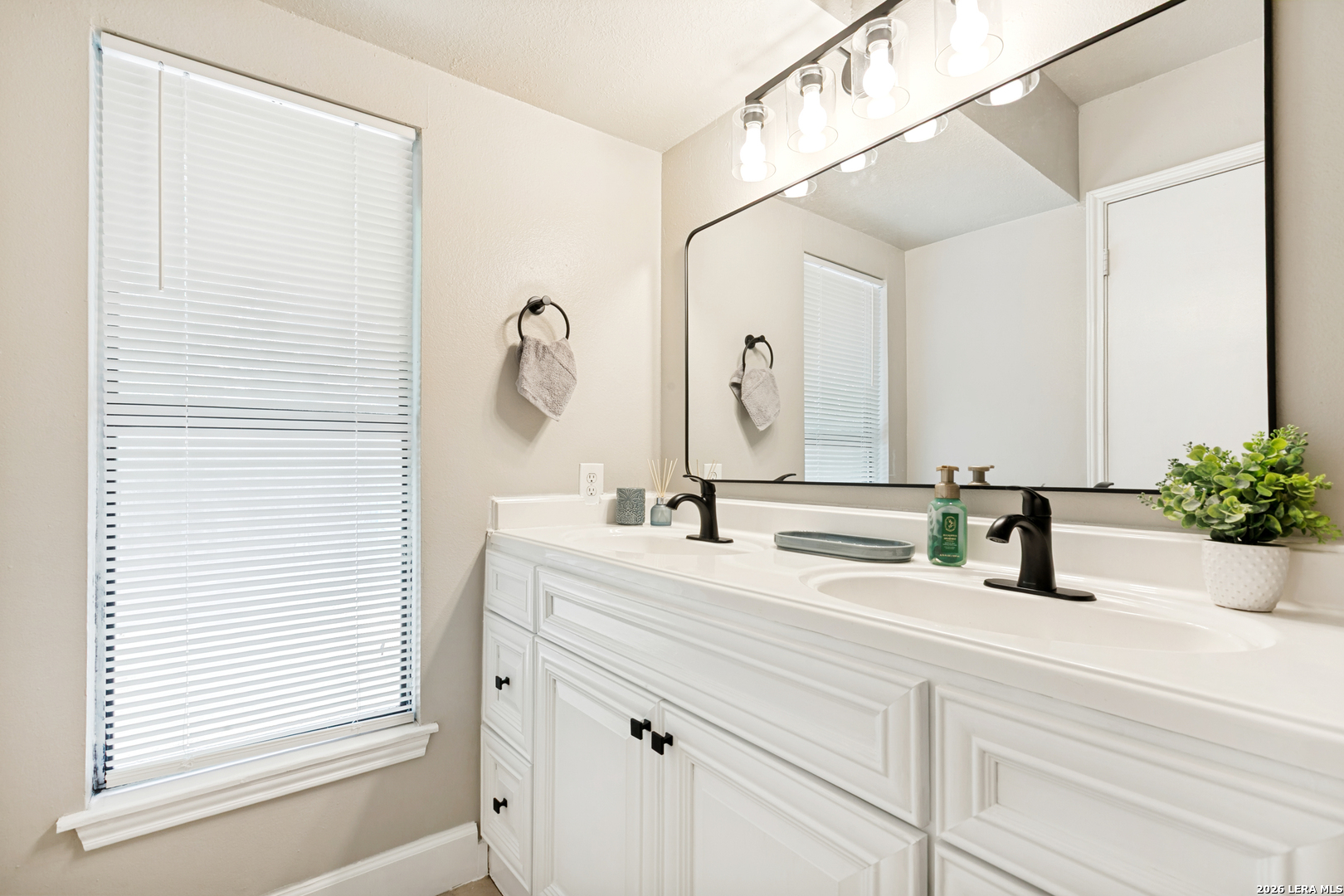 7559 Corian Park Drive San Antonio TX 78249