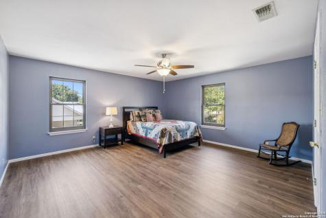 146 Village Path Castroville TX 78009