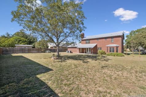 146 Village Path Castroville TX 78009