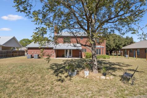 146 Village Path Castroville TX 78009