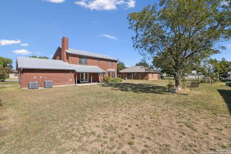 146 Village Path Castroville TX 78009