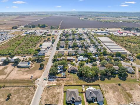 146 Village Path Castroville TX 78009