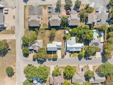 146 Village Path Castroville TX 78009