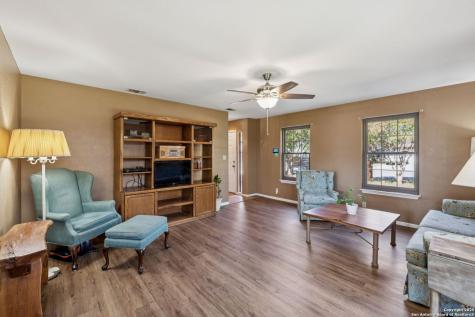 146 Village Path Castroville TX 78009