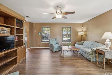 146 Village Path Castroville TX 78009