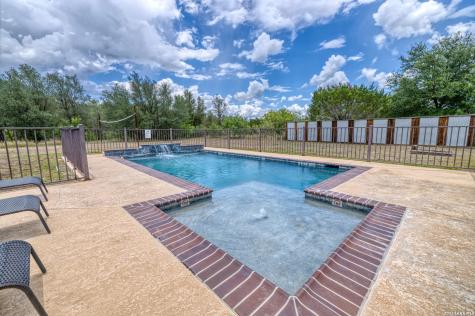 900 Tierra Linda Concan TX 78838