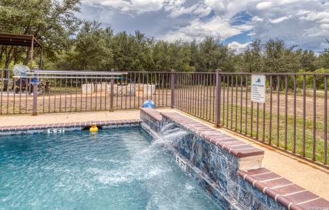 900 Tierra Linda Concan TX 78838