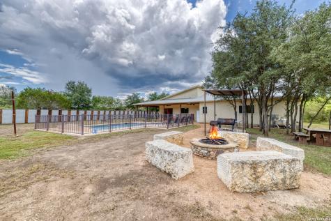 900 Tierra Linda Concan TX 78838