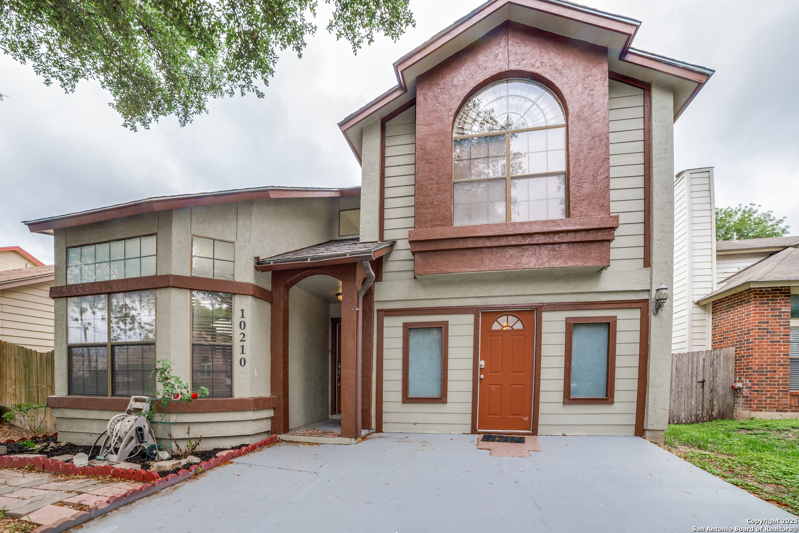 10210 Apricot Field San Antonio TX 78245
