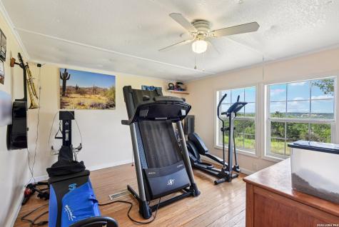 780 Mountain Drive Kerrville TX 78028