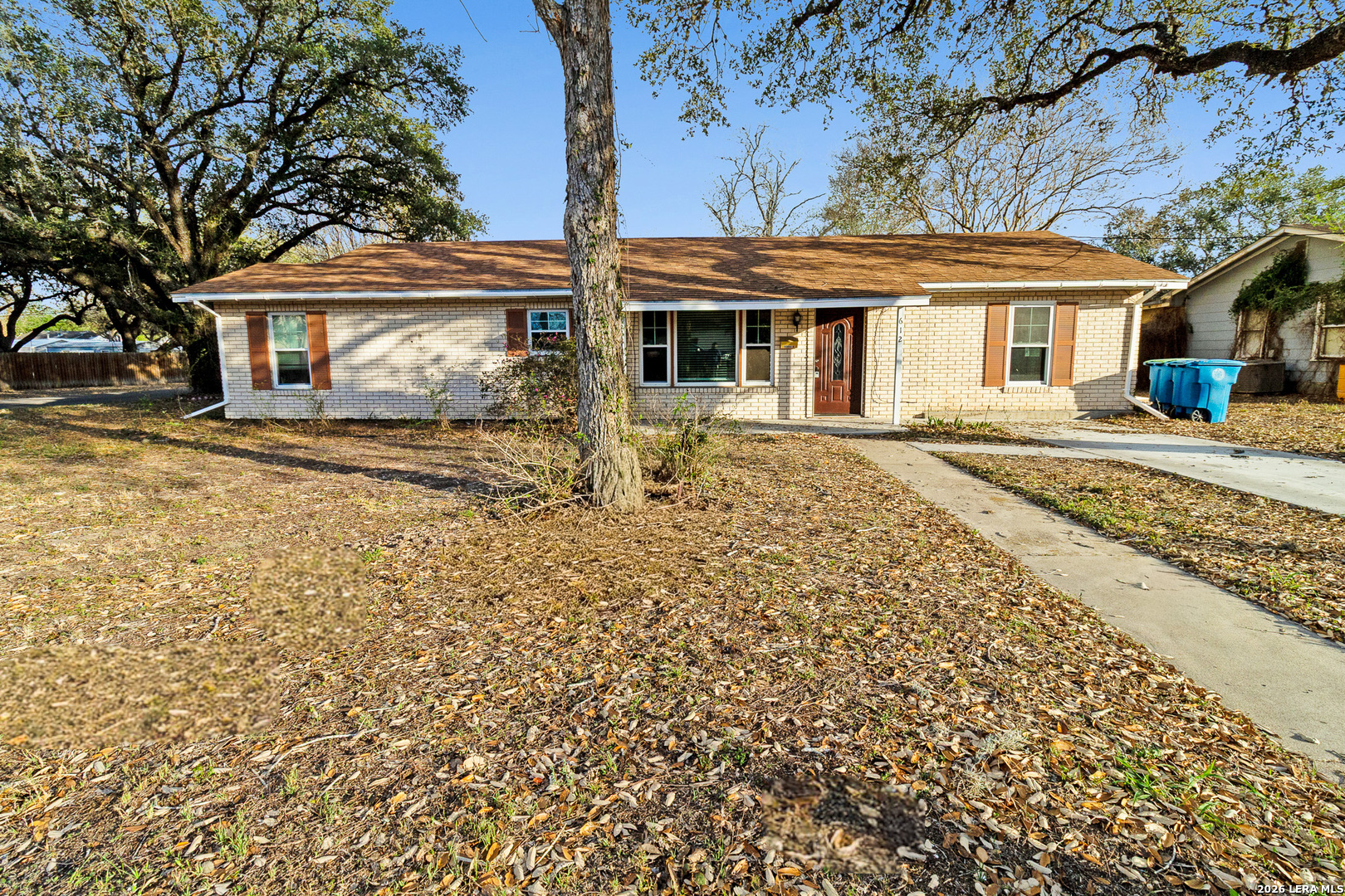 612 E Hutchinson Street Beeville TX 78102