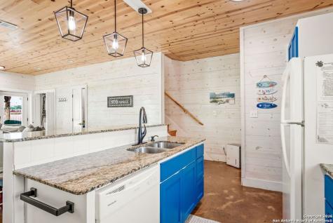 2120 S 11th Port Aransas TX 78373