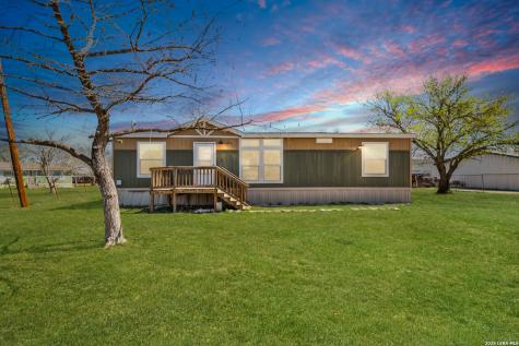 114 County Road 5600 Castroville TX 78009