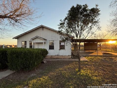 1520 County Road 2005 Pearsall TX 78061