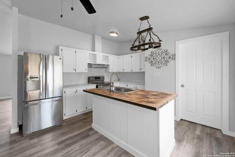 145 Sandy Ridge Poteet TX 78065