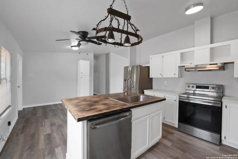 145 Sandy Ridge Poteet TX 78065