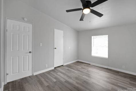 145 Sandy Ridge Poteet TX 78065