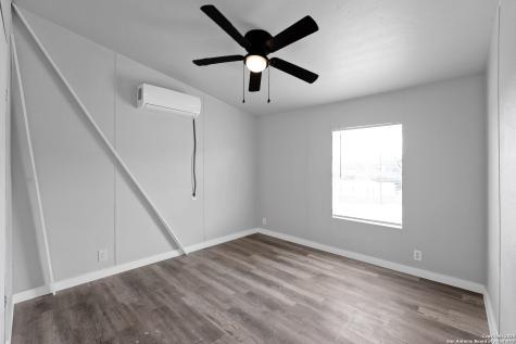 145 Sandy Ridge Poteet TX 78065