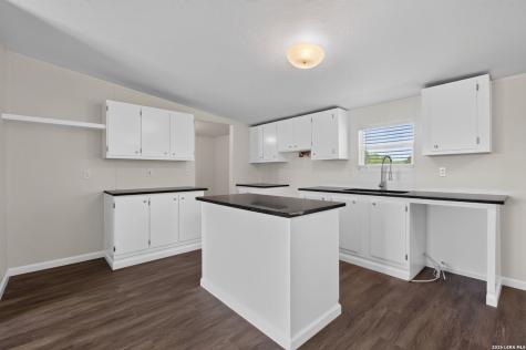 8960 W Fm 140 Charlotte TX 78011