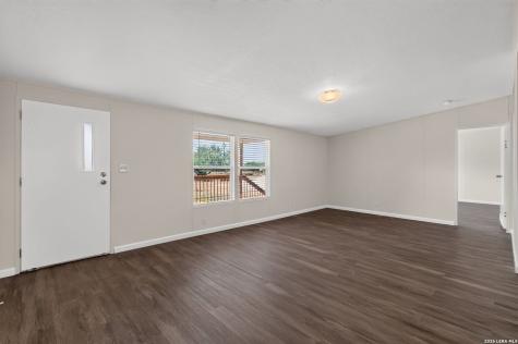 8960 W Fm 140 Charlotte TX 78011