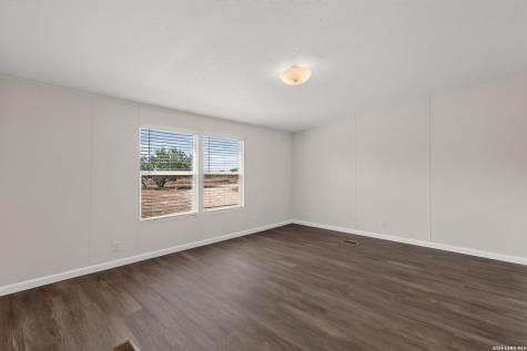 8960 W Fm 140 Charlotte TX 78011